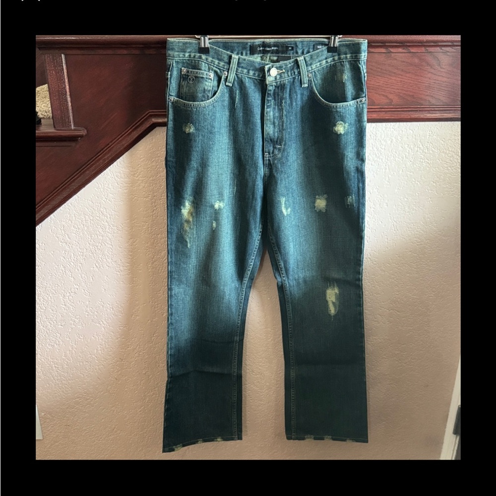 Calvin Klein Jeans Men's 32 Distressed Straight Bootcut Denim Distressed Jeans